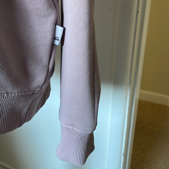 QuickSilver Women’s Hoodie. - Picture 4 of 11